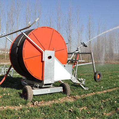 Moderne boerderij Landbouw Pivot Irrigatie Machinery Traveling Irrigator Track Irrigatieapparatuur Systeem voor boerderijen Makkelijk