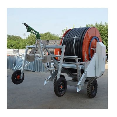 Metalen irrigatiesysteem voor landbouwbedrijven Slangen spoel sprinkler met 75 cm diameter en metalen constructie