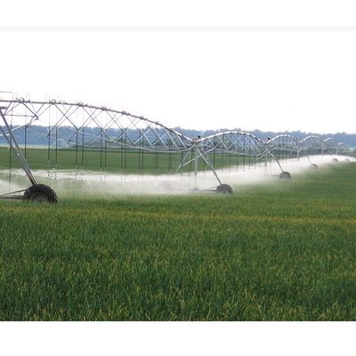 168 inch Diameter Center Pivot Farm Irrigation Sprinkler Systems met makkelijk te bedienen Axial Spraying Machine