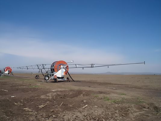 Geavanceerd 75 cm Diameter Farm Irrigation Traveling Rain Gun met Boom Cart Truss Boom System