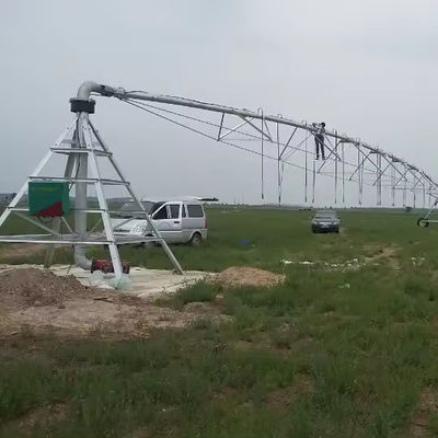 2200 KG Ontwerp Automatisch Centrale Pivot Irrigatiesysteem Regenguns Irrigatie Machine uit Shandong