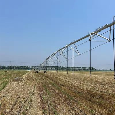 Grote boerderij Geavanceerd digitaal metaal lineair bewegen irrigatiesysteem Kerncomponenten met motor en versnellingsbak 2354 inch diameter