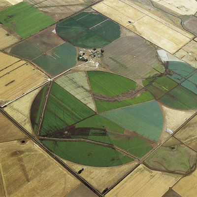 Landbouw Irrigatiesysteem Auto Zonnecentrum Pivot Voor water