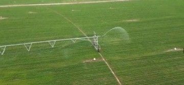 Irrigatiesysteem met 30 inch diameter waterbesparend centrum draaibank sprinkler en motor