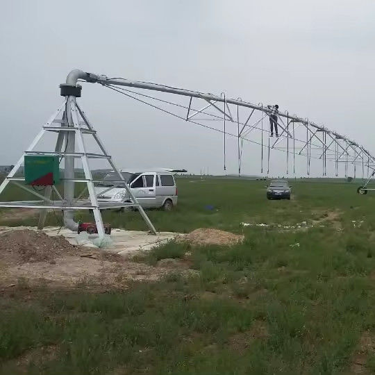 2200 KG Ontwerp Automatisch Centrale Pivot Irrigatiesysteem Regenguns Irrigatie Machine uit Shandong