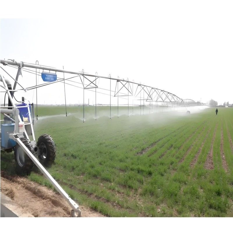 Laterale bewegende sprinklermachine Duurzame landbouw Translationeel sprinkler irrigatielijn met een laadcapaciteit van 4000 kg