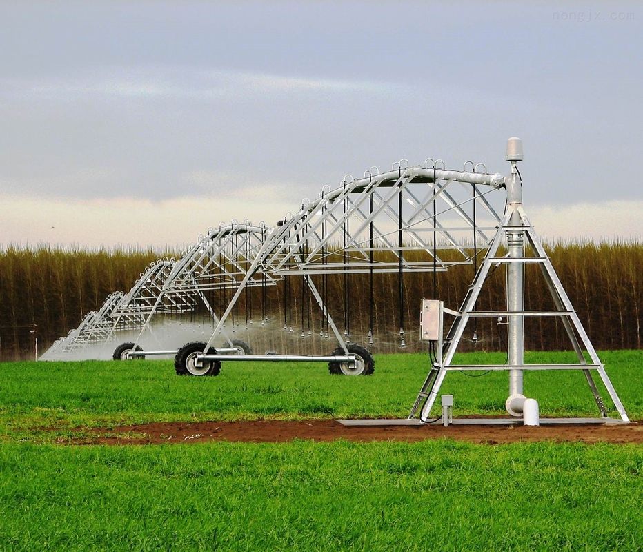 168 cm Diameter Draagbaar zonne-energie landbouwcentrum Pivot irrigatiesysteem Top-notch oplossing voor waterbesparing