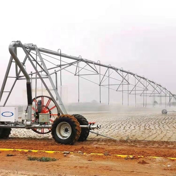 Revolutionaire en milieuvriendelijke landbouw Aardappelboerderij Luzerne Veldcentrum Pivot Irrigatiesysteem met zonne-energie